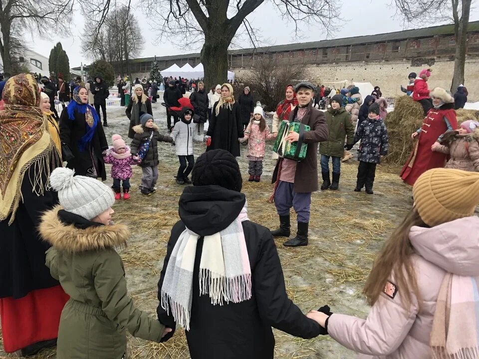 Выступление елки в пскове