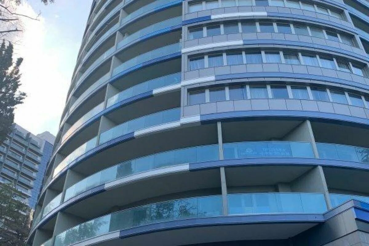 Апартаменты зазеркалье ялта. Бассейн отель зазеркалье ялта. Zz hotel ялта. Зазеркалье ялта отзывы. Зазеркалье ялта салон красоты.