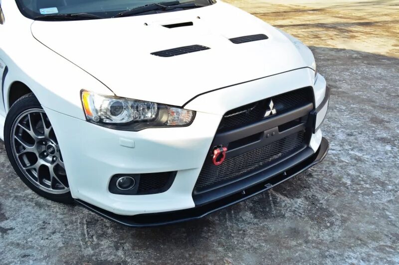 Бампер мицубиси ланцер. Эво бампер на лансер 10. mitsubishi lancer 10 накладка evo. мицубиси лансер 10 сплиттеры. митсубиси лансер 10 с бампером эволюшн.