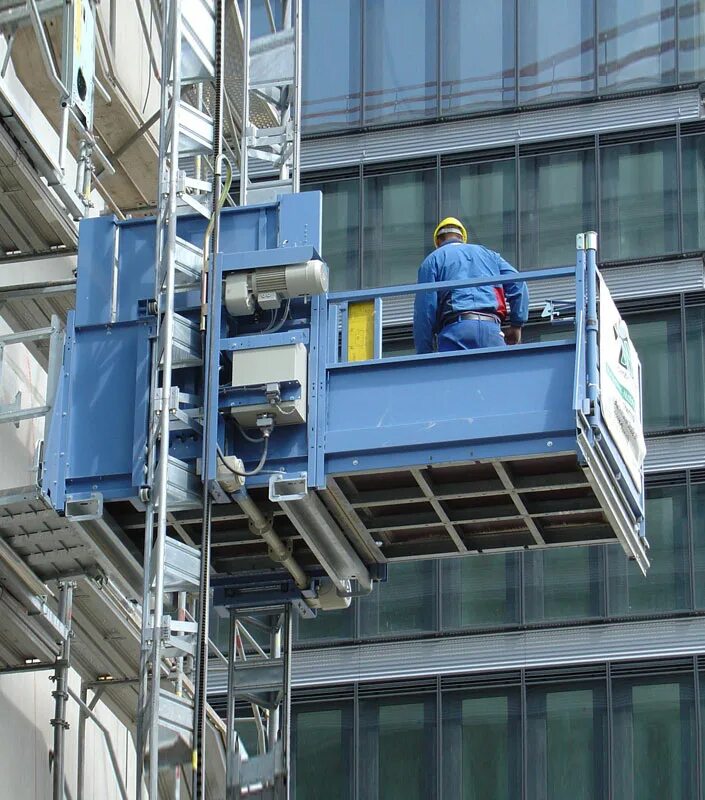 Подъемник строительный. Машинист подъемника 7р. Машинист автовышки и автогидроподъемника. Машинист автовышки и автогидроподъемника. Машинист подъемника вышки.