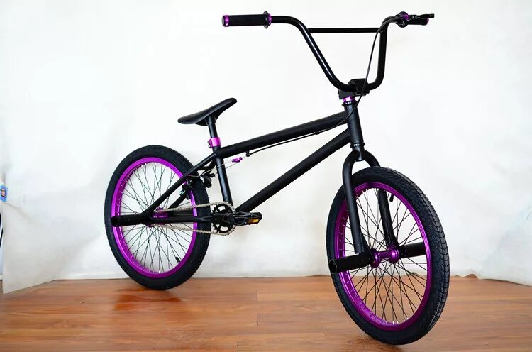 фиолетовый bmx. 1 фиолетовый 2013. бмх градиент. Bmx haro фиолетовый. бмх giant фиолетовые колеса.