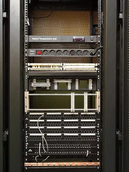 Серверный шкаф 42 юнита. Серверный шкаф 42u. Серверный напольный шкаф 19 22u 600x800x1196 мм gyders GDR-226080b. Шкаф 19", gyders напольный 32u,. 16 юнитов