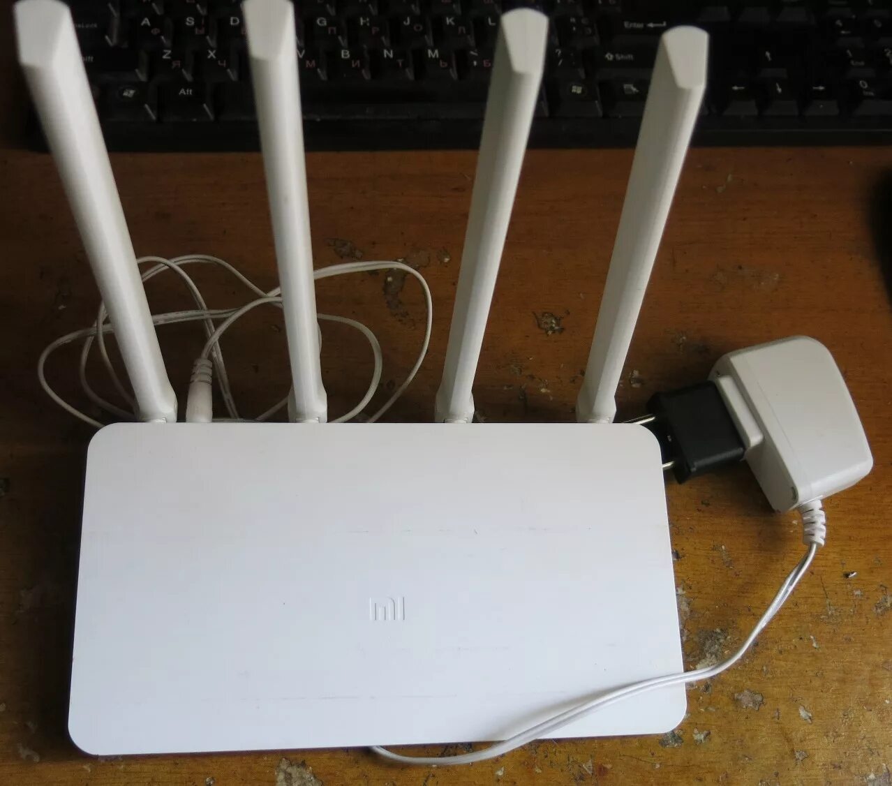 Перепрошить роутер xiaomi. Xiaomi mi router 3c. сломанный роутер. разбитый роутер. сломанный роутер фото.