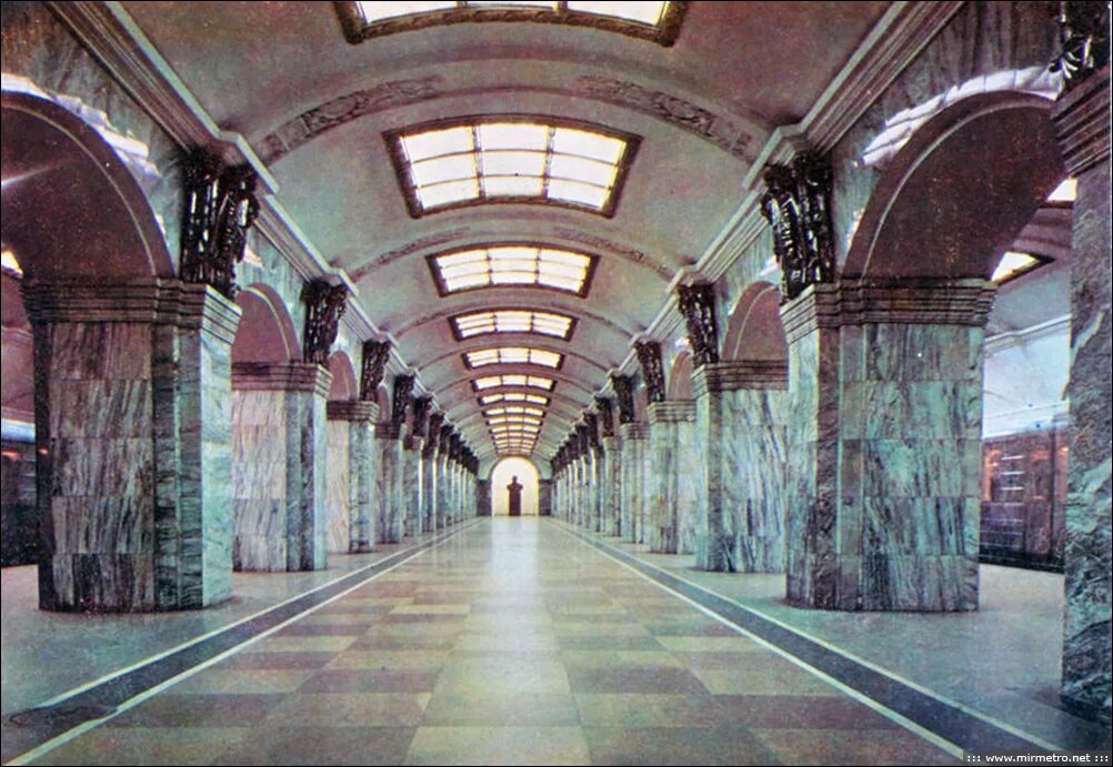 В каком году было метро. Станция метро кировский завод санкт-петербург. станция метро кировский завод. метро кировский завод 1955. метро ленинграда 1980 станции.