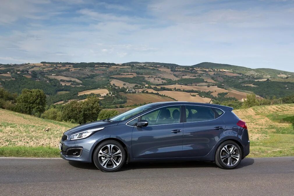 Киа сид jd 1.6. Kia Ceed JD 2015. Kia Ceed 2015 хэтчбек. Киа СИД 2018 хэтчбек. Kia Ceed JD хэтчбек.