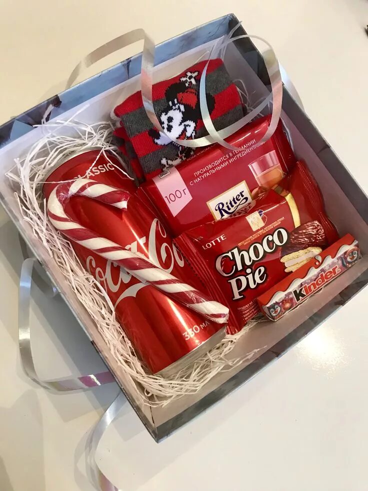 Примеры подарков на новый год подруге 50+ Easy to Make Christmas Eve Box Ideas for Adults and Kids Handmade christmas