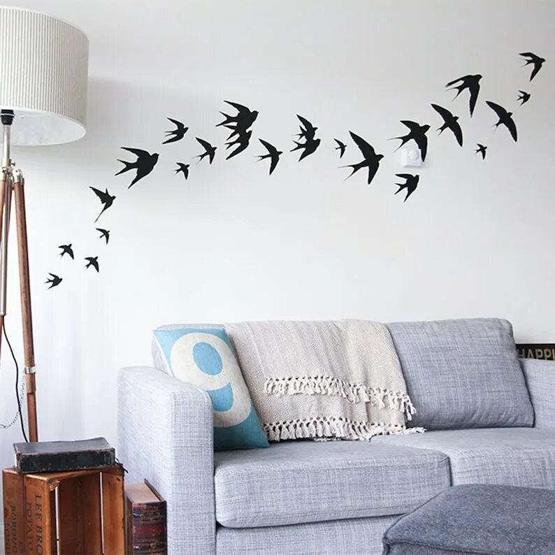 Room bird. Птицы на стену декор. Декоративные украшения на стену. Декор "птицы". Птички на стене в интерьере.