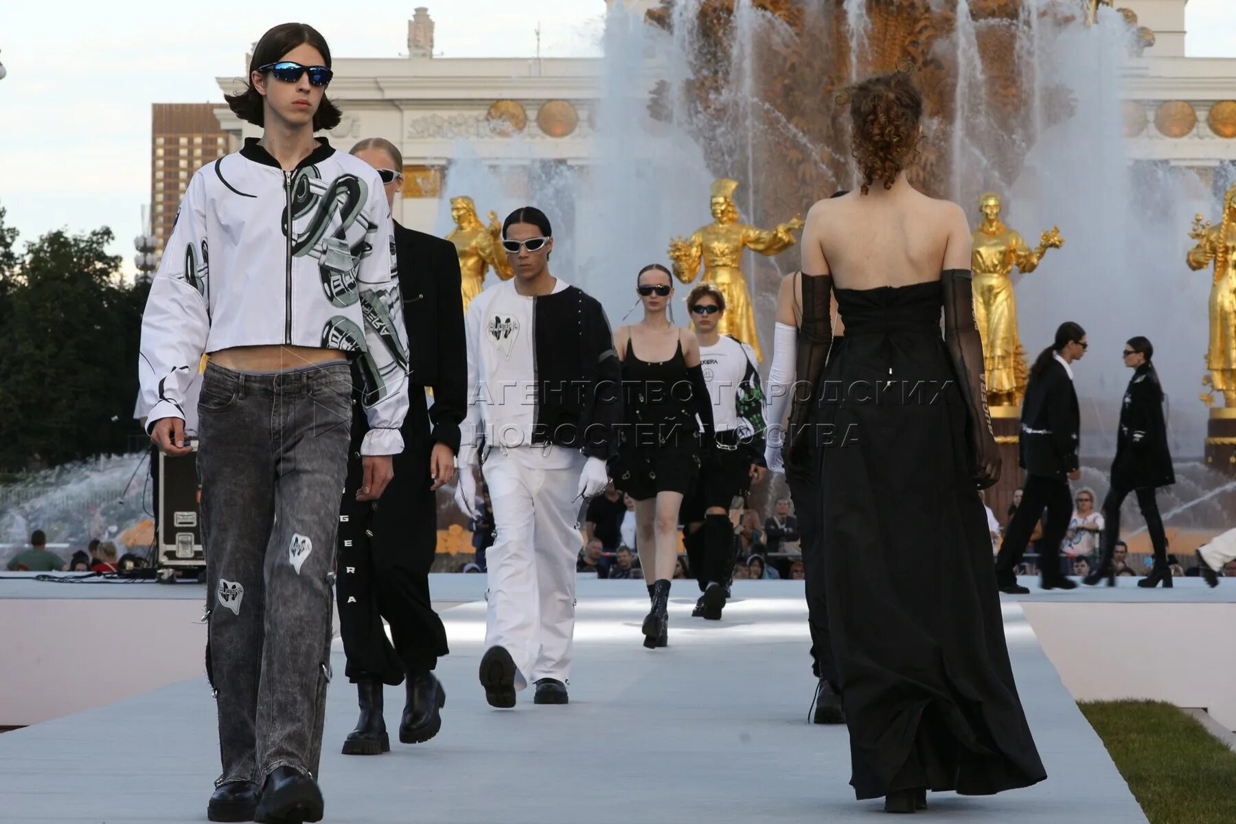 Показы в рамках Volga Fashion Week впервые прошли в Москве - Москва 24, 19.03.20