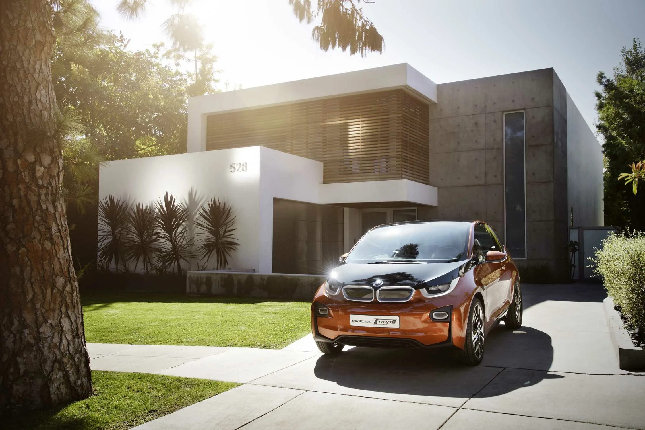 Home car new. BMW i3 Coupe. BMW i3 крыша. BMW i3 детейлинг. BMW i7 экстерьер.