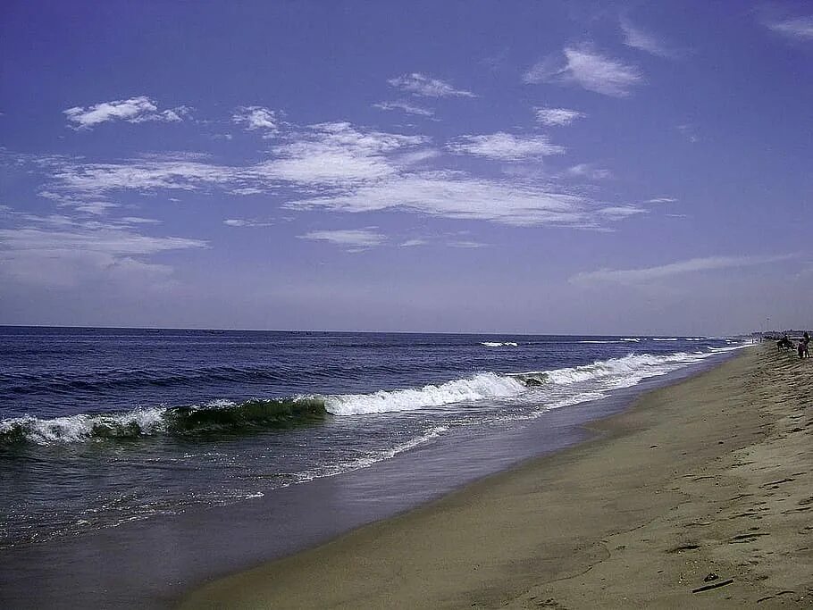 Волна береговое. Ченнай Индия море. Пляж Marina Beach. Ченнаи океан.