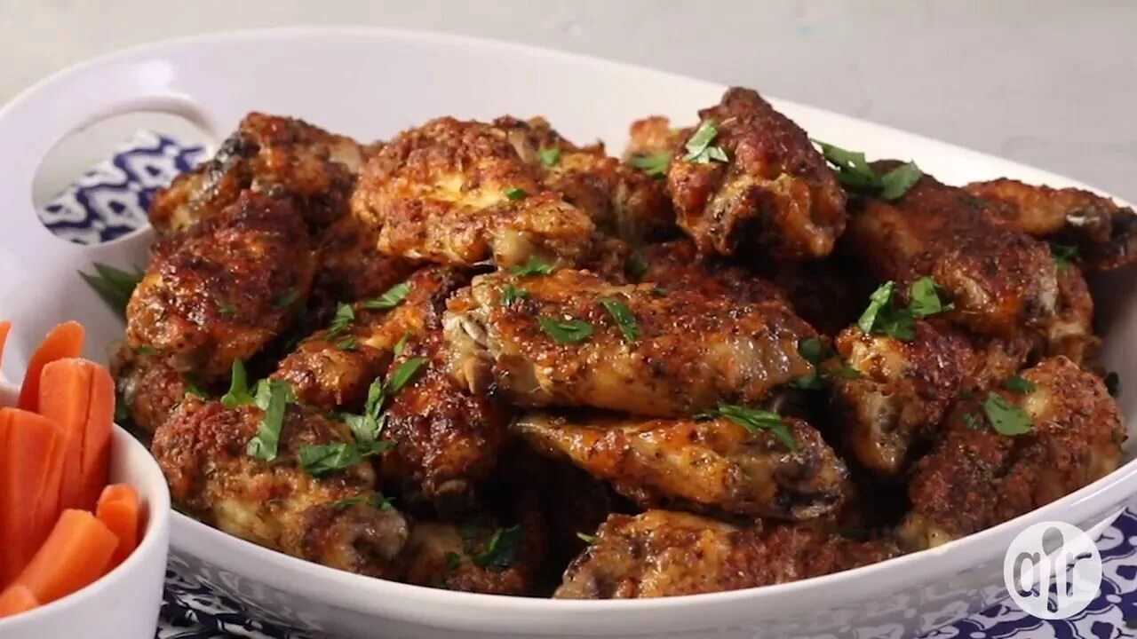 Куриные крылышки с макаронами