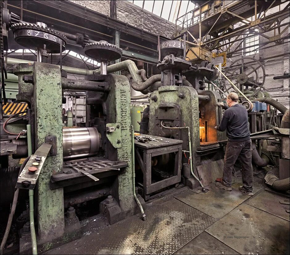 Rolling mill. Прокатный стан Стеккеля. Прокатный стан "Маннесманов". Клеть в металлургии. Прокатка стали.