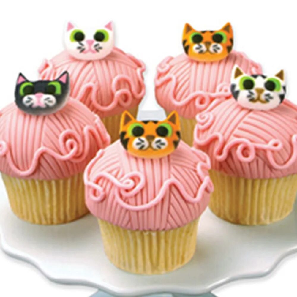 Кекс кошек. Пирожное в виде черного котика. Кот кекс. Капкейки с котиками. Пирожное в виде кота.