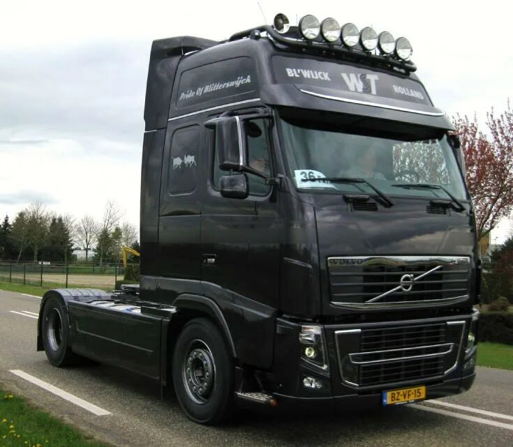 Вольво fh13. Volvo fh520 Euro 5. Вольво ФШ 13. Volvo FH 13 черная.