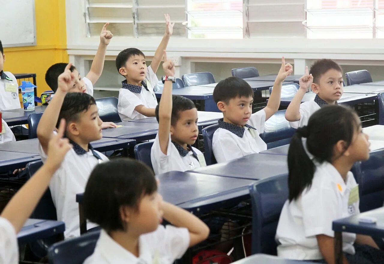 Secondary school pupils. Сингапурская школа. Начальная школа в Сингапуре. Система образования в Сингапуре. Secondary School в Сингапуре.