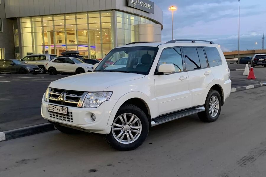 Mitsubishi pajero 2011. Мицубиси Паджеро 2011г. Митсубиси Паджеро 2011 года. Хендай Паджеро 2011.