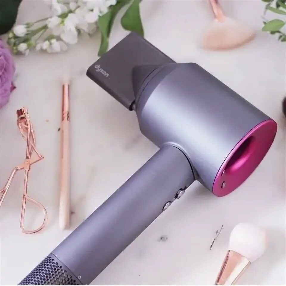 Дайсон фуксия. Фен Dyson фуксия. Фен Дайсон 2022. Фен Dyson Supersonic фуксия. Сушка феном Дайсон.