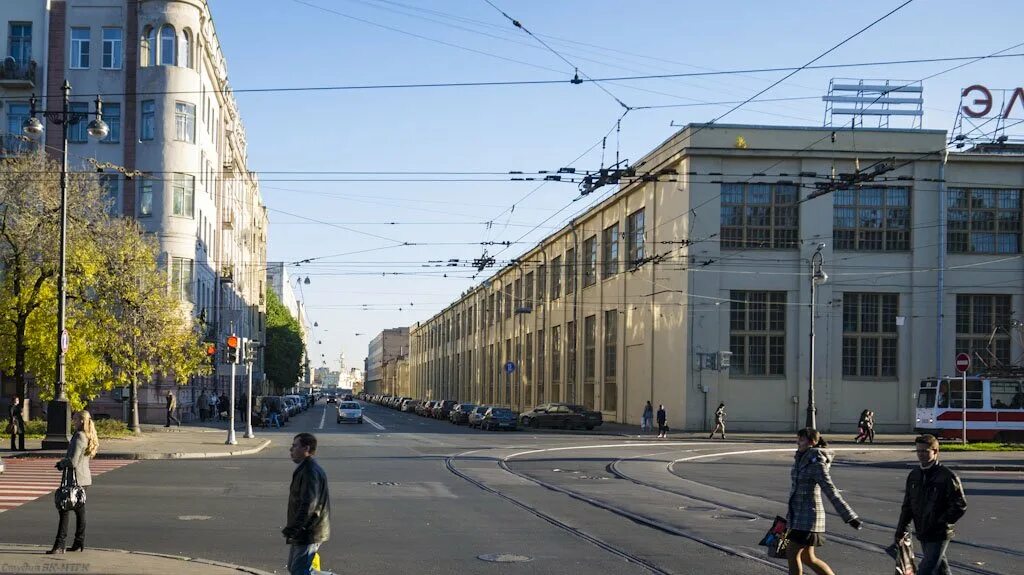 Почему на васильевском линии а не улицы