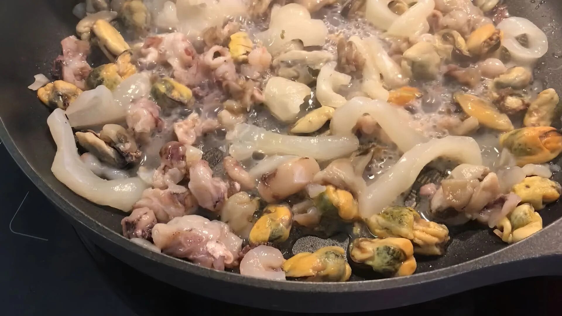 Рецепты из морского коктейля замороженного что приготовить