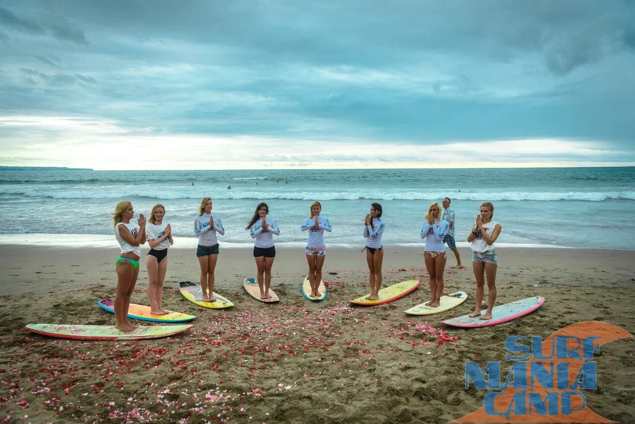 Сёрф лагерь на горьковском море. Серф лагерь горьковское море зима. Серфлагерь на горьковском море. Surf camp волгоград. Серф лагерь горе море.