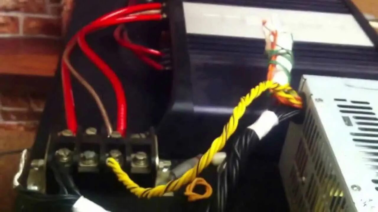 Подключение блока питания deepcool. 4-х канальный усилитель от блока питания компьютера. запитать усилитель от блока питания компьютера. подключить автомобильный усилитель от блока питания компьютера. блок питания от компьютера для автомагнитолы и усилителя.
