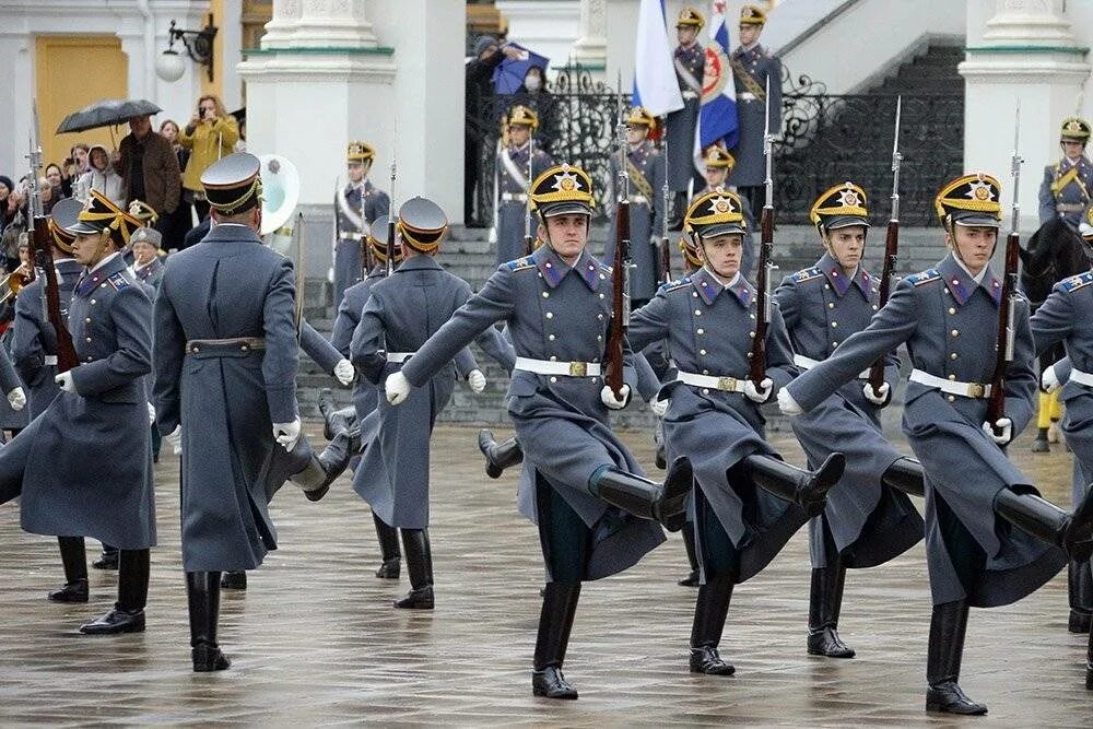 Фсо президентского полка. Президентский полк Кремлевский полк. Охрана Кремля президентский полк. ФСО президентский полк. Форма ФСО президентский полк.