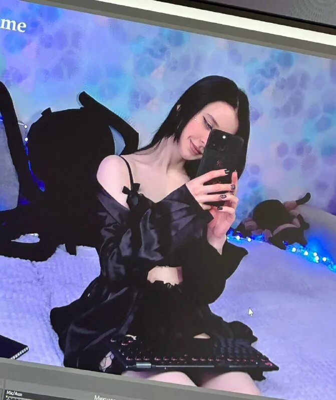 Kira li lime. Kira li lime сливы. Kiralilime сливы. Kiralilime записи. Kira li lime webcam.