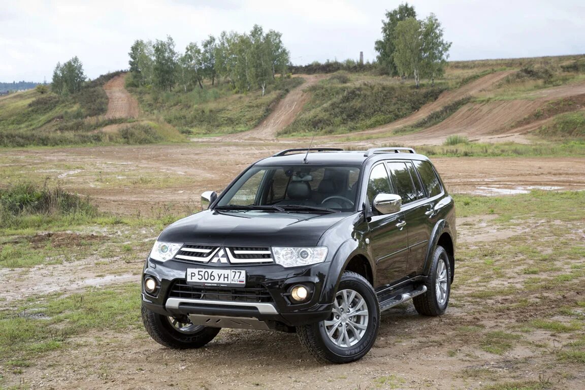 Паджеро спорт дилер. Mitsubishi Pajero Sport 2015. Mitsubishi Pajero Sport 2014. Mitsubishi Pajero Sport 2. Mitsubishi Pajero Sport 200.