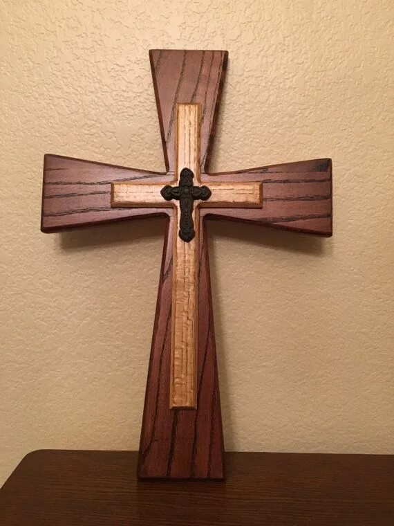 Crucifix. Католическое деревянное распятие. Католический крест. Крест настольный деревянный. Католический крест деревянный.