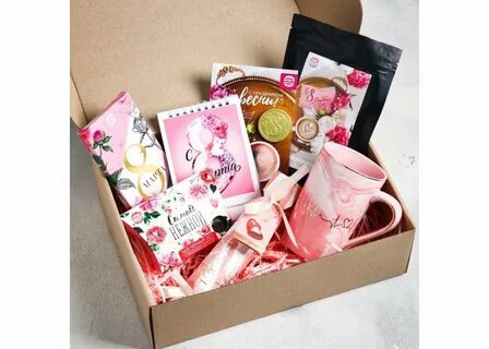 Что можно подарить на 8 марта коллегам?" - Яндекс Кью