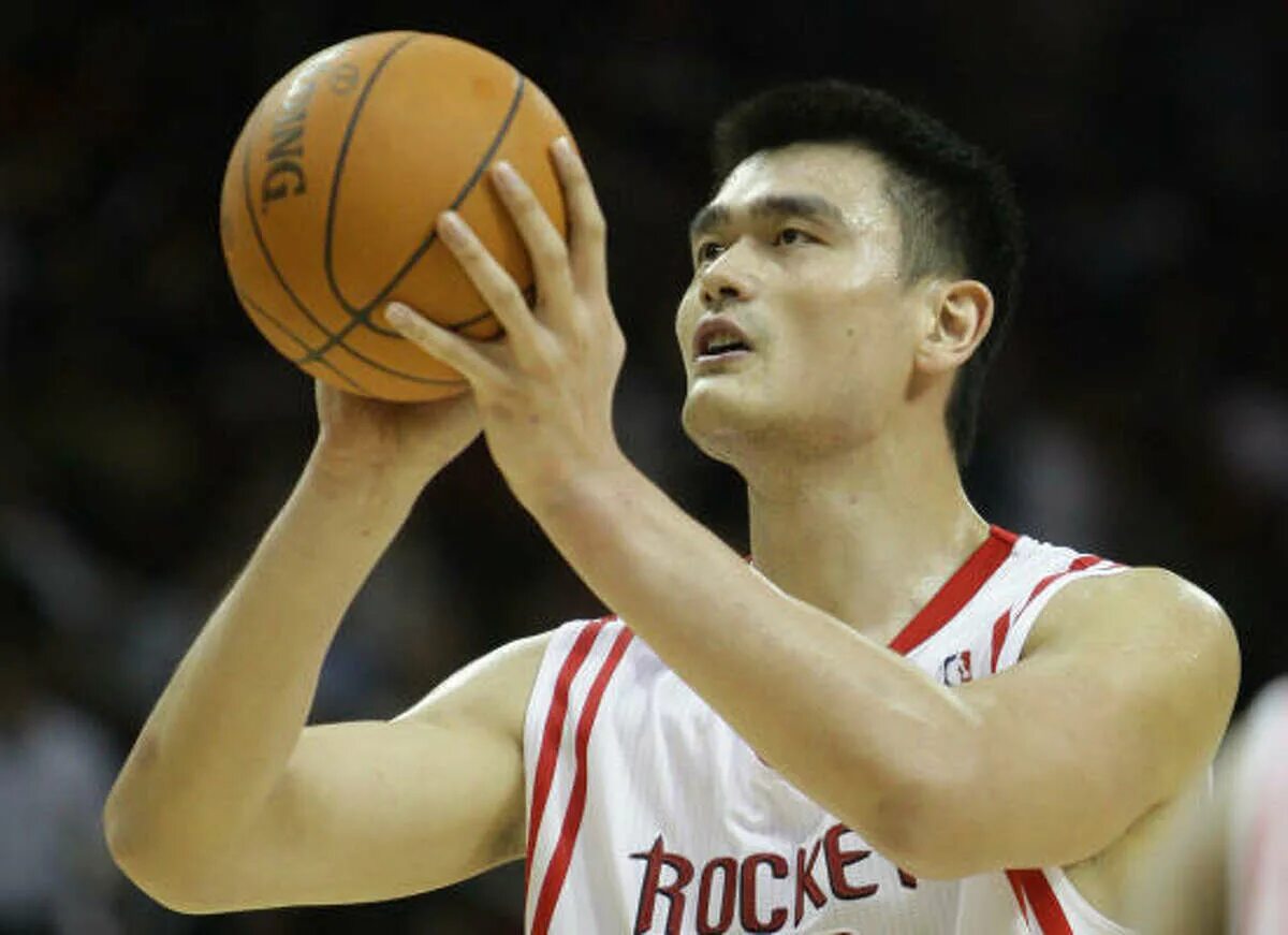 Yao ming. Яо мин. Йао Йао. Яо минь баскетболист. Сяо минь баскетболист.