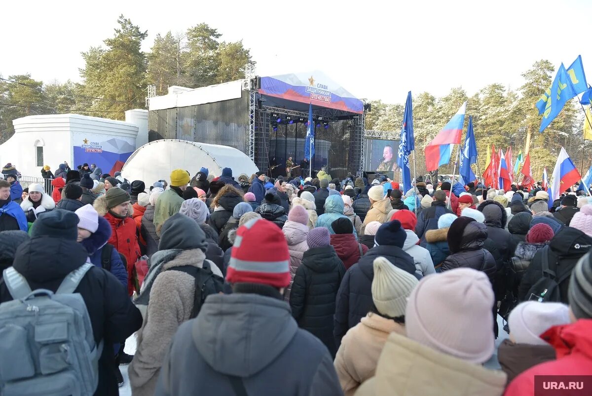 22 митинг концерт. Митинг. Митинг концерт 22 февраля 2023. Митинги в Челябинске сейчас. Митинг и концерт в Лужниках 22 февраля 2023 года.