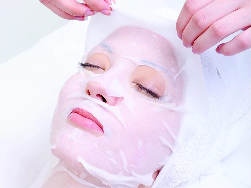 Mask spa. Маска для лица. Маска для лица косметическая. Тканевые маски для лица. Маска косметологическая тканевая.