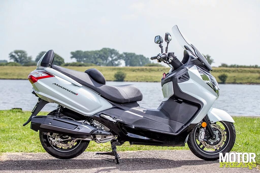 Sym maxsym 600. Silver wing 600 gt. Макси скутер 150 кубов. Макси скутер 600. Максискутеры 600 кубов.