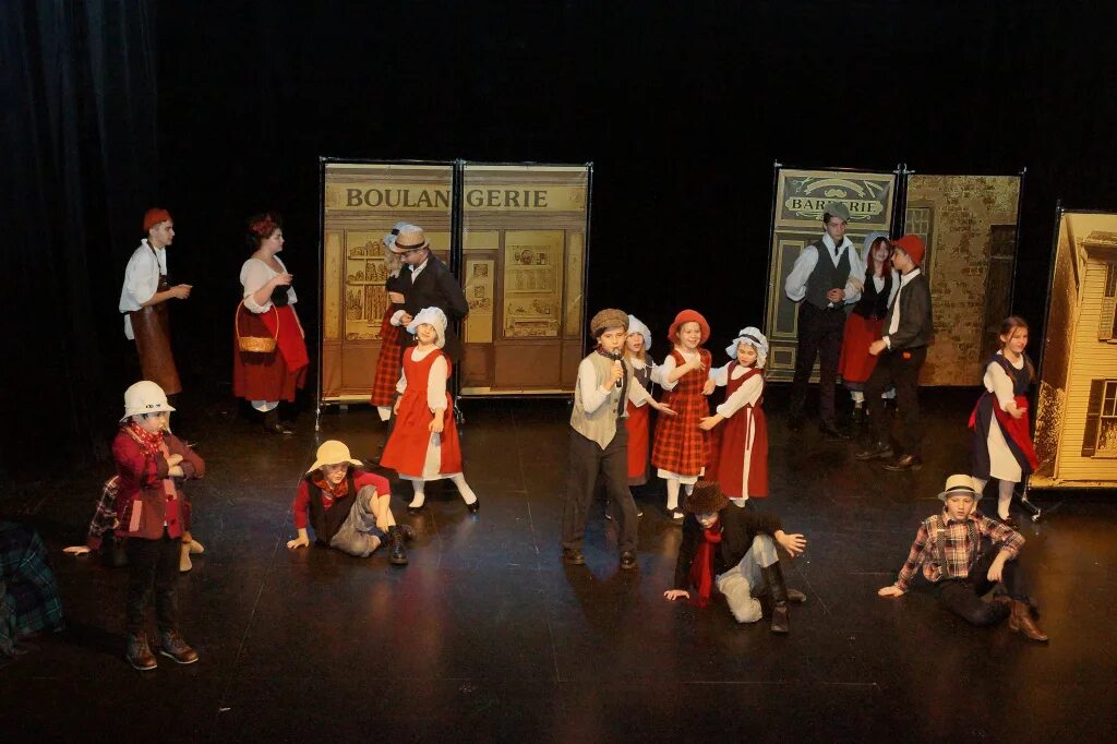 Театральная студия ханжарова ростов-на-дону донская улица. Я-актер театральная студия санкт-петербург гражданский проспект. Театральная студия этюд волжский. Молодежный театр мастерская. Камерный театр студия.