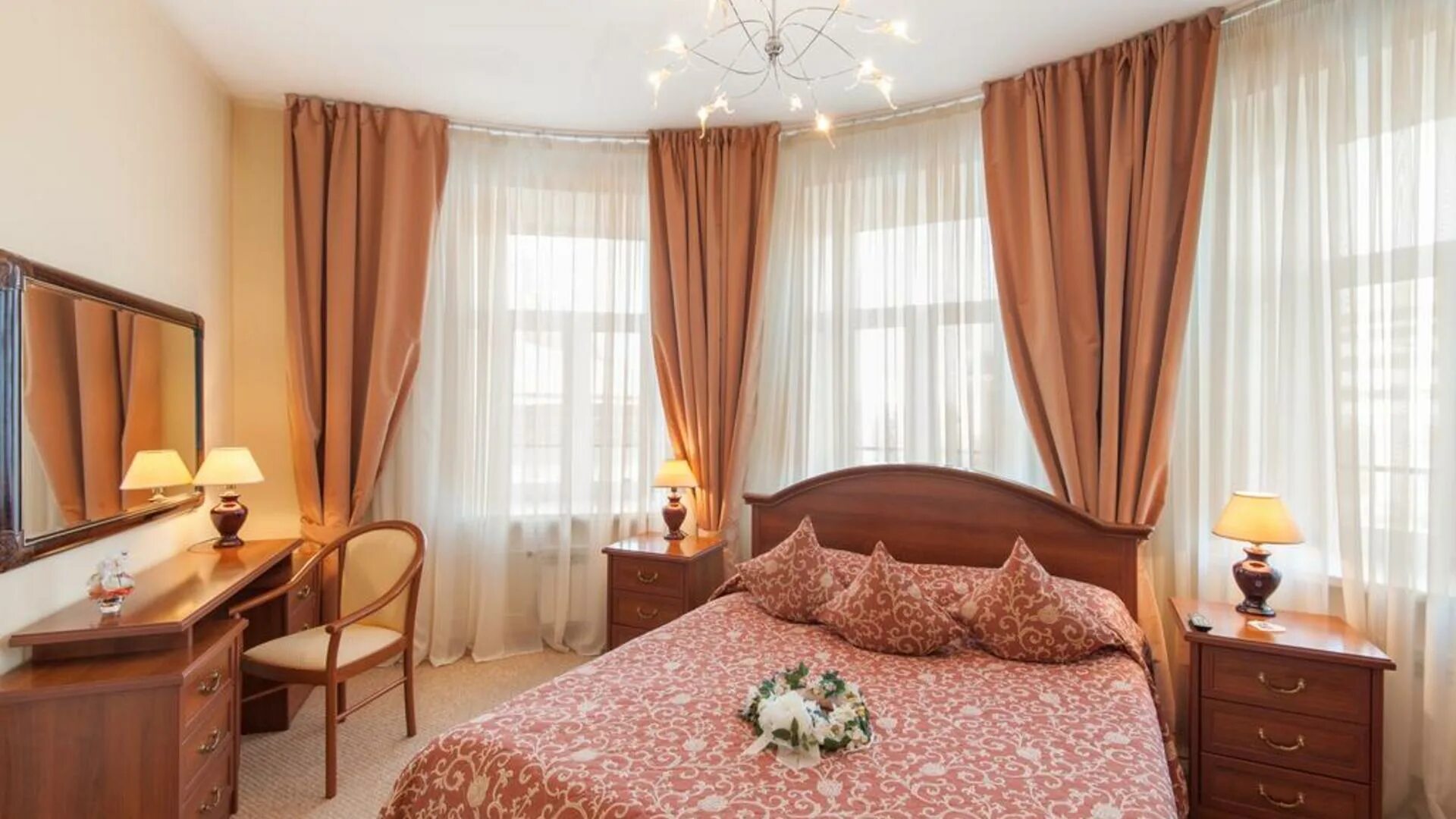 гостиница центральная екатеринбург фото. онежский отель екатеринбург. гостиница атриум палас екатеринбург. отель онегин екатеринбург номера. парк отель евразия екатеринбург.