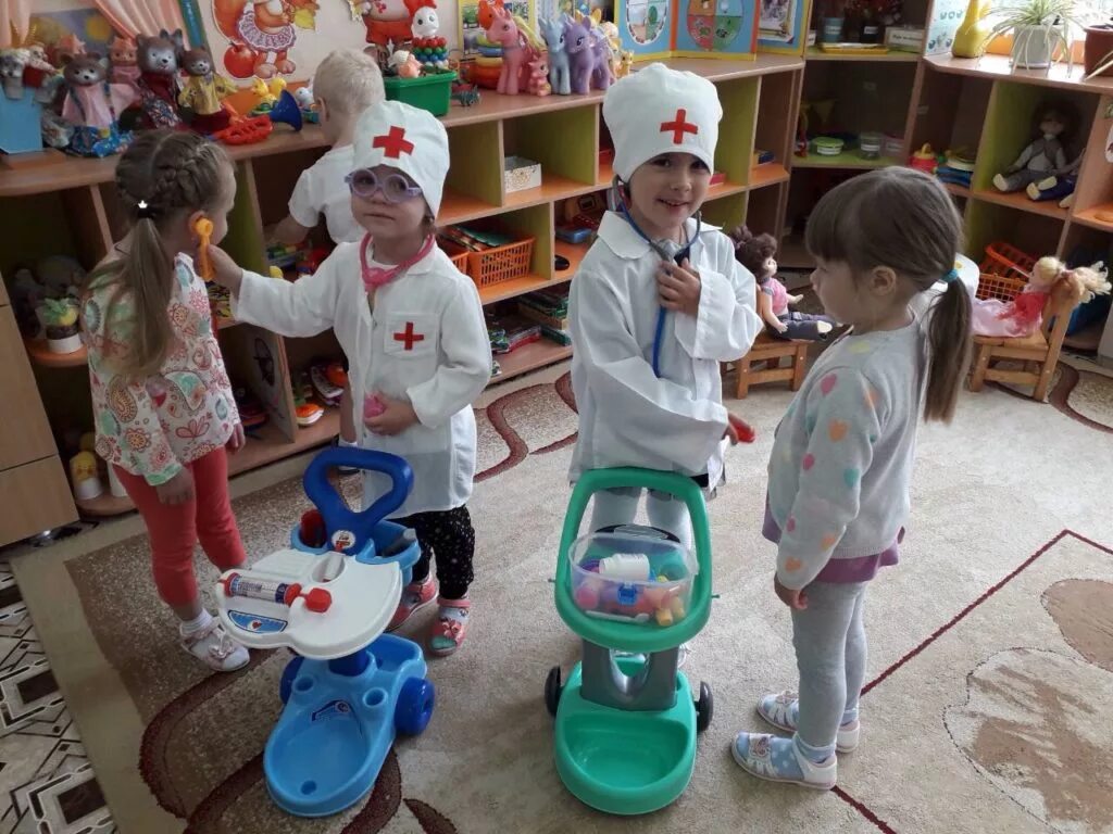 Сюжетно ролевая игра детей старшего дошкольного возраста. Сюжетные игрушки для дошкольников. игрушки для сюжетных игр в садик. сюжетно-ролевые игры в детском саду. сюжетные игрушки для детей раннего возраста.