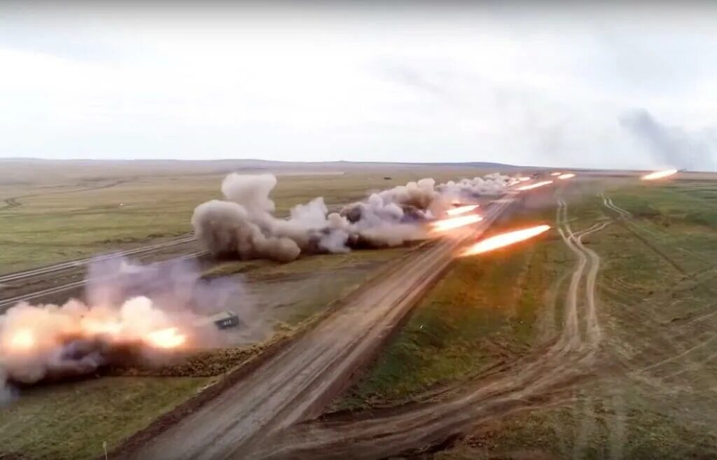 Выстрел удара. ТОС-1а Солнцепек. Солнцепек РХБЗ. ТОС-1 В Чечне. ТОС 1а Солнцепек Азербайджан.