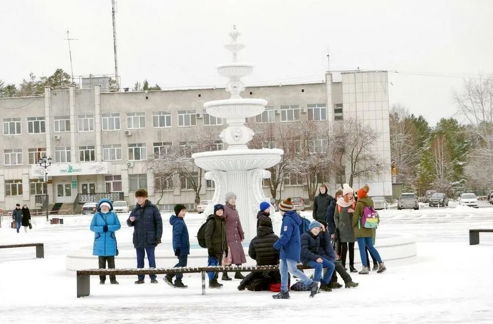 Работа г асбест. Форумная площадь асбест. асбест город площадь. город асбест свердловская область. форумная площадь асбест площадь.