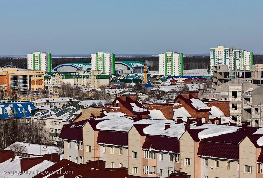 Ханты-Мансийск центр города. Ханты Мансийск административный центр. Ханты-Мансийск виды города. Высотки Ханты-Мансийска. Хантомансийск округ