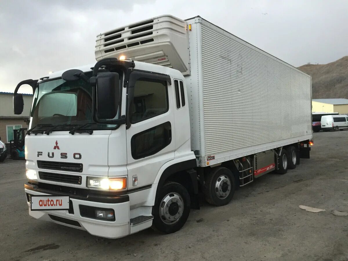 Дром ру купить грузовик. Мицубиси Фусо 2005. Fuso (Mitsubishi) рефрижератор 10 тонн. Mitsubishi Fuso рефрижератора Fighter 2005. Mitsubishi Fuso super great 8х4 1995 сороконожка fv424jr.