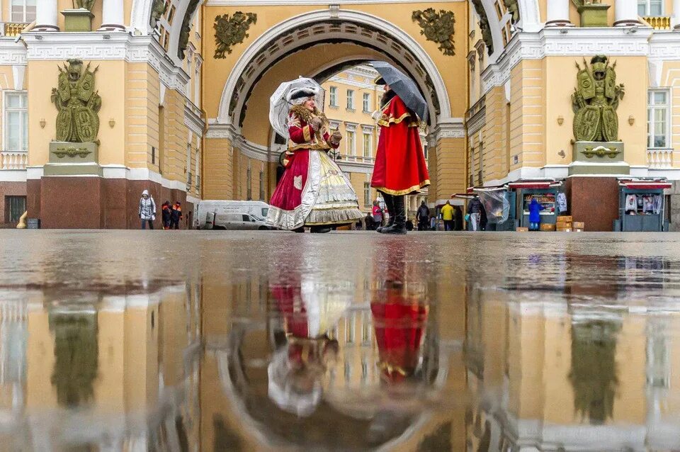 Почему в питере тепло. Эрмитаж дождь. санкт-петербург дождь, эрмитаж, дождь. тепло в питере. потеплеет в питере.