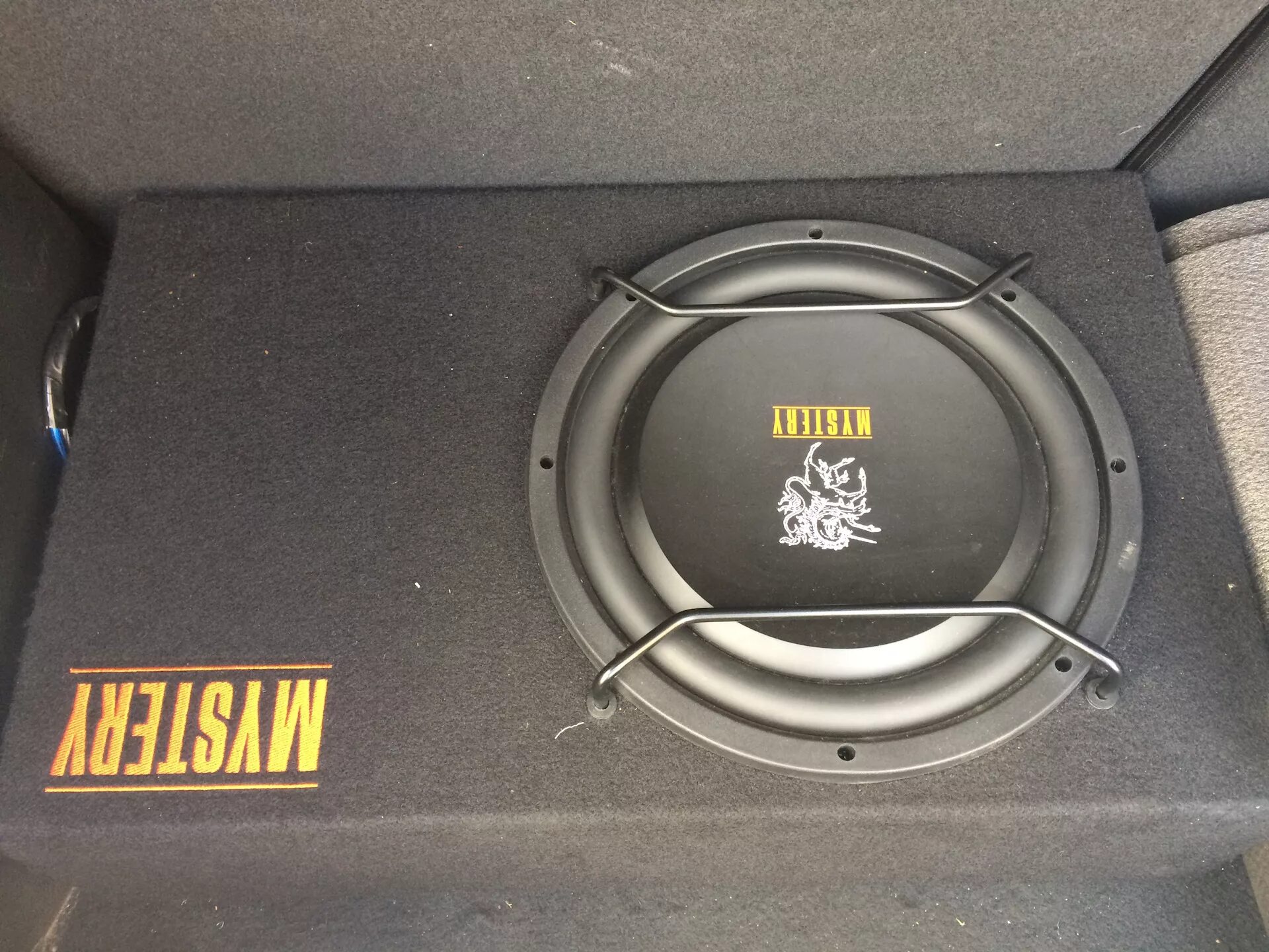 Автомобильный сабвуфер edge ed bass 12 active. Блаупункт 800 сабвуфер. Сабвуфер со встроенным. Автомобильный сабвуфер pioneer gxt-3504b. Автомобильный сабвуфер phonocar 2/928.