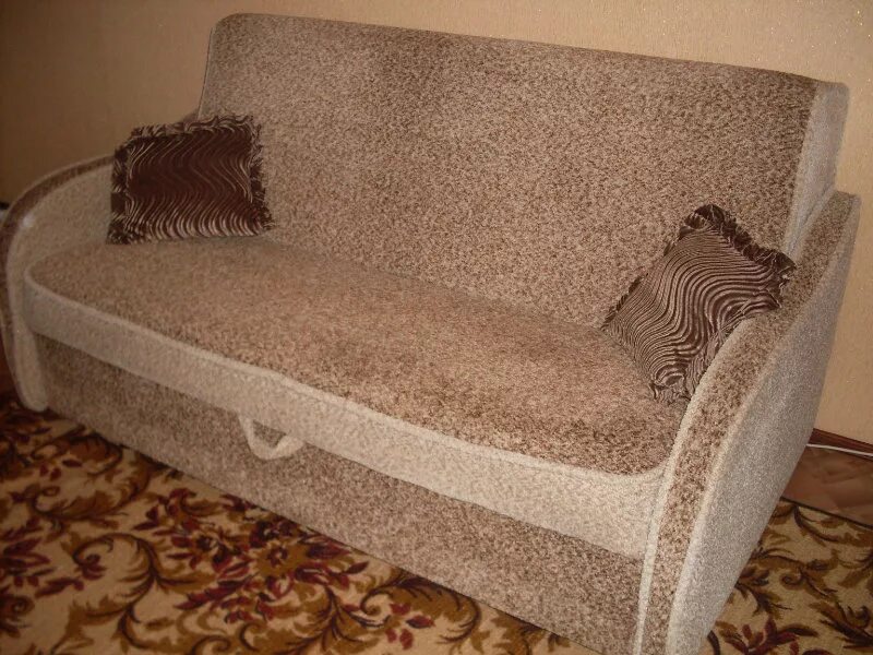 Авито куплю диван кровать б у. Мини диван б.. Маленький диванчик б/у. Диван кровать б/у. Маленький б.у диван.