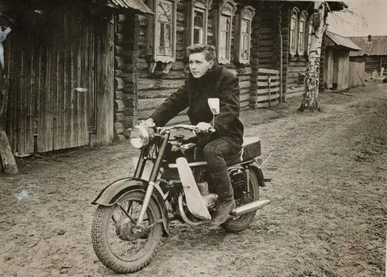 Лучший мотоцикл для деревни. Сельский мотоцикл. мотоциклы ссср. мотоцикл старый советский. мотоцикл в деревне.
