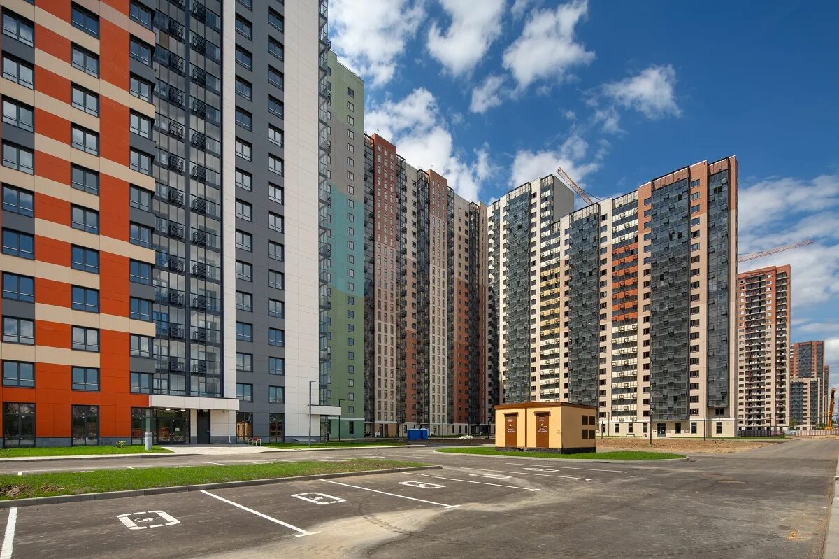 Новостройки сзао от застройщика. Жк лайф сходненская. Строгино лазурный блюз 2. Бульвар космонавта сереброва долгопрудный. Жк «life-сходненская» пионер.