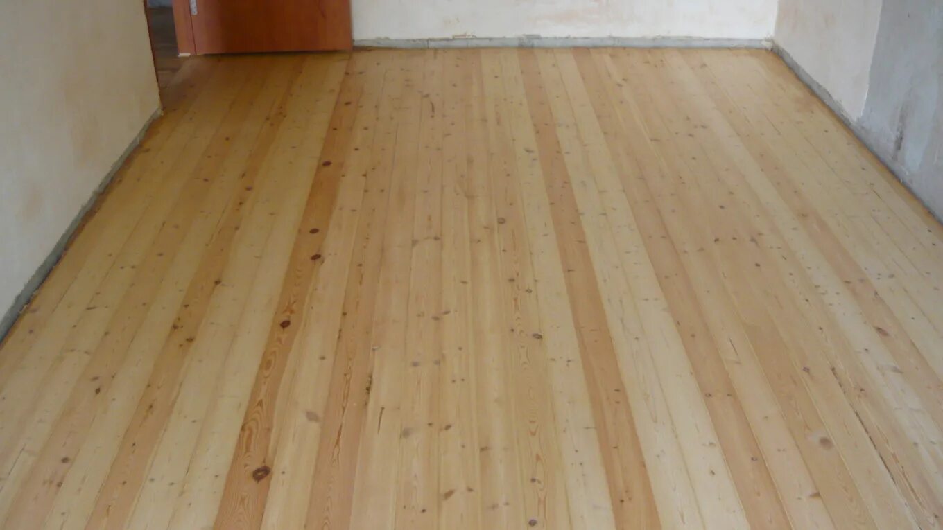 Деревянный пол в квартире. Деревянный сосновый пол. Половая доска (доска пола, европол). Реставрация пола из досок. Дощатый пол(шпунтованная доска).