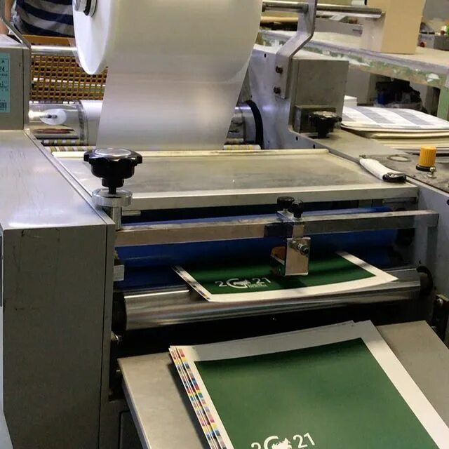 Фальцовка лаврентий. Типография ирм. Типография ирм. Печатная машина гейдельберг спидмастер. Типография "ирма.