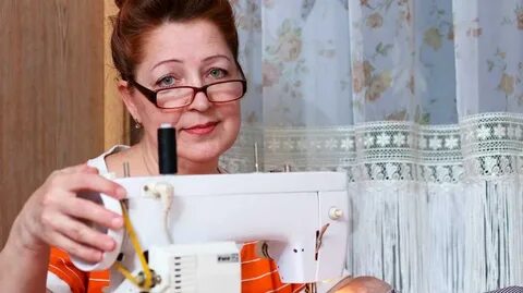 К обоим краям портниха приладила