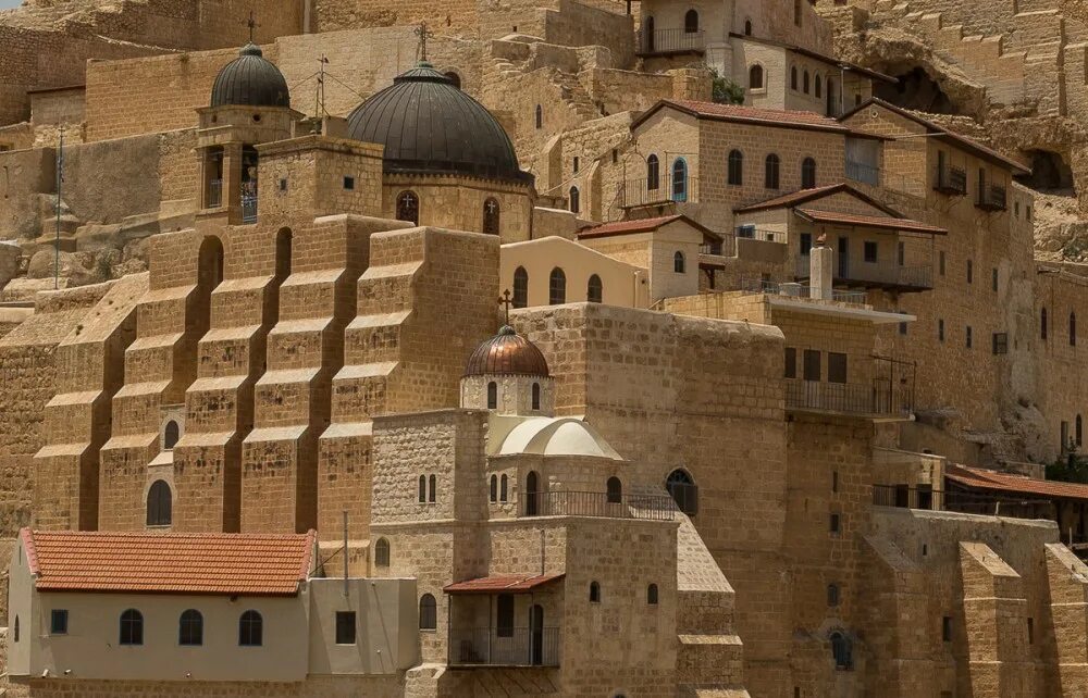 преподобного саввы освященного. монастырь каранталь, иерихон. монастырь каранталь, иерихон. скульптуры монастырь св. прп савва освященный монастырь.